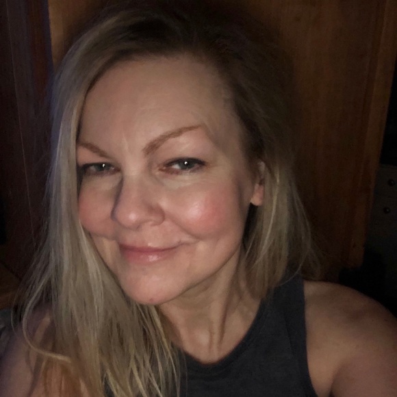 Meet your Posher, Tracy - Picture 1 of 1